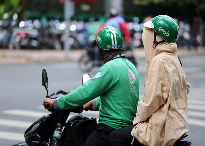 Di chuyển từ sân bay Nội Bài về Văn Miếu Quốc Tử Giám bằng xe ôm