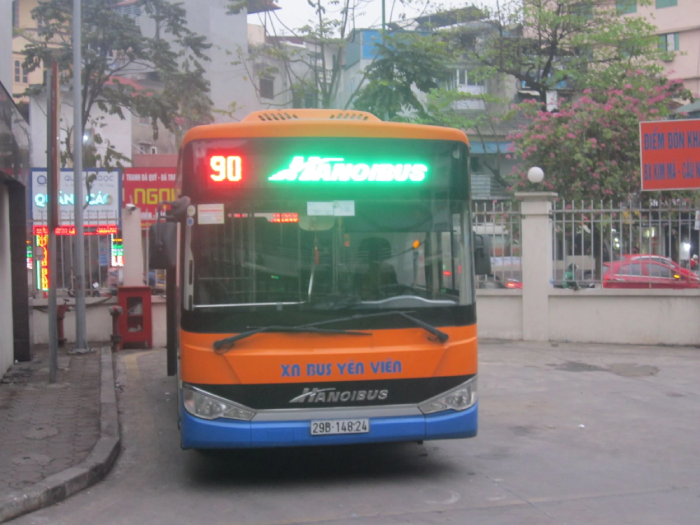Di chuyển từ sân bay Nội Bài về Chùa Một Cột bằng xe buýt