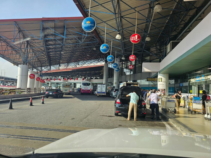Di chuyển từ sân bay Nội Bài về Lăng Bác bằng Taxi