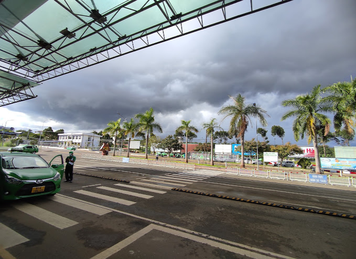 Di chuyển từ sân bay Pleiku về trung tâm thành phố