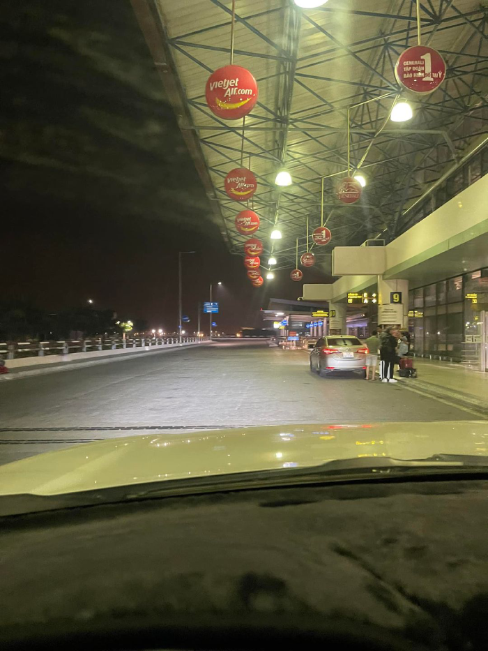 Các phương tiện hỗ trợ du khách di chuyển từ sân bay Nội Bài về chợ Đồng Xuân