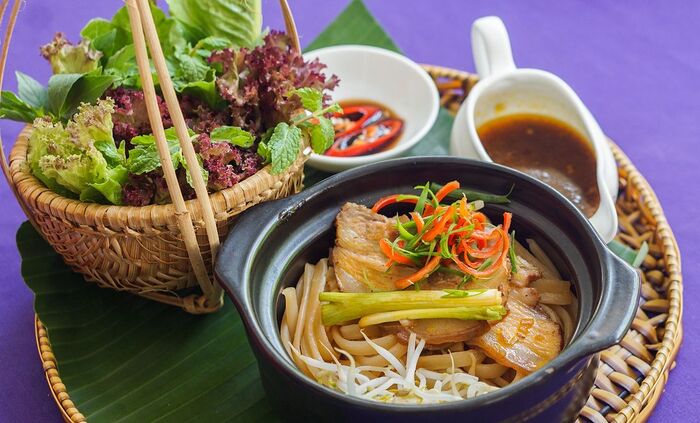 Du lịch chùa Bà Mụ Hội An thưởng thức món cao lầu trứ danh