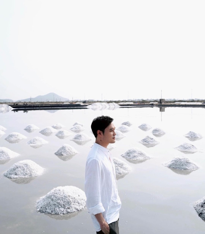 Ruộng muối Hòn Khói nơi bạn nên trải nghiệm khi đến khu du lịch Dốc Lết