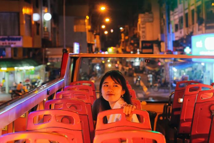 du lịch TP. Hồ Chí Minh bằng xe bus