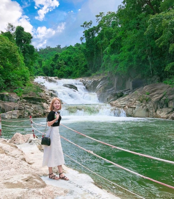 Khung cảnh thiên nhiên tuyệt đẹp tại thác Yang Bay Nha Trang
