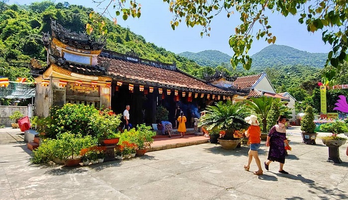 Ghé thăm chùa Hải Lạng khi du lịch Cù Lao Chàm tự túc 