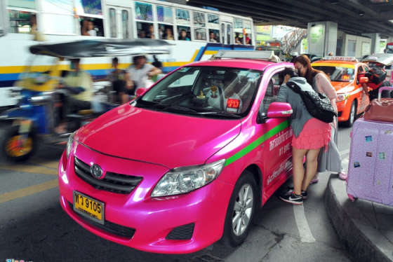 Di chuyển từ sân bay Bangkok về trung tâm bằng phương tiện nào hợp lý