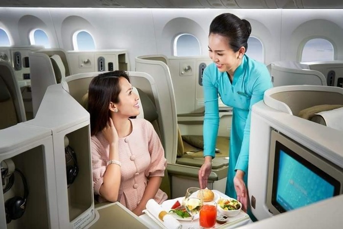 Vietnam Airlines mở bán vé máy bay TPHCM đi Đồng Hới hạng thương gia