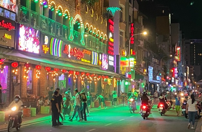 cẩm nang du lịch tại phố Tây Hồ Chí Minh