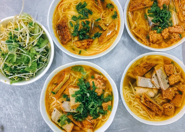 Quán ăn ngon gần sân bay Đà Nẵng - Bún chả cá là món ăn đặc sản của Đà Nẵng