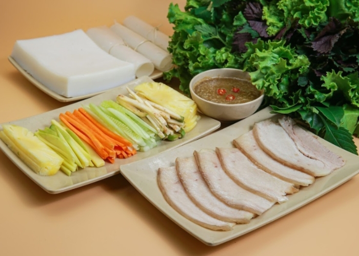 Quán ăn ngon gần sân bay Đà Nẵng - Bánh tráng cuốn thịt heo món ăn nổi tiếng tại Đà Nẵng
