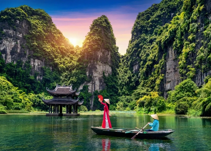 Ninh Bình địa điểm du lịch với nhiều giá trị văn hóa lịch sử