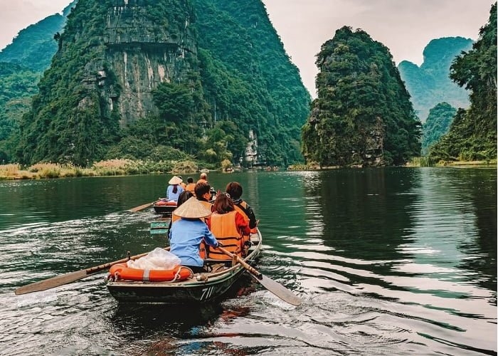 Lợi ích của việc săn vé máy bay giá rẻ đi Ninh Bình