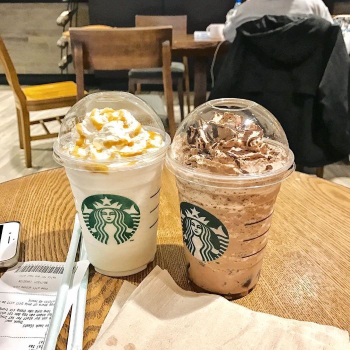 Starbucks Coffee là quán cà phê gần sân bay Nội Bài có nhiều đồ uống đa dạng