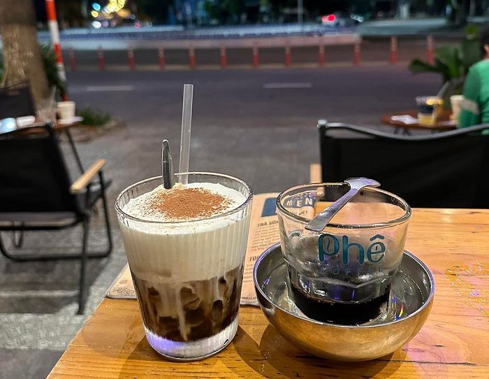 Quán cà phê gần sân bay Đà Nẵng, giúp di chuyển thuận tiện, dễ dàng