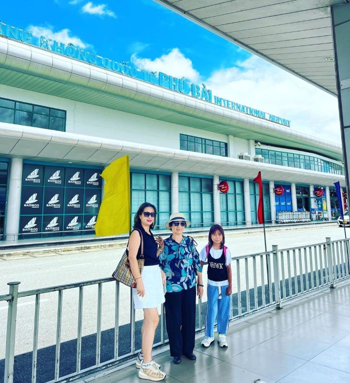 Hẹn địa điểm đón người thân ở sân bay Phú Bài 