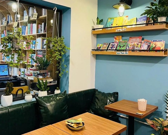 Đến Nam Thanh quán cà phê gần sân bay Cát Bi bạn có thể đọc sách tại quán