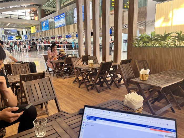 Ngồi thư giãn tại TANO trước giờ bay, đây là quán cà phê gần sân bay Nội Bài bạn có thể lựa chọn