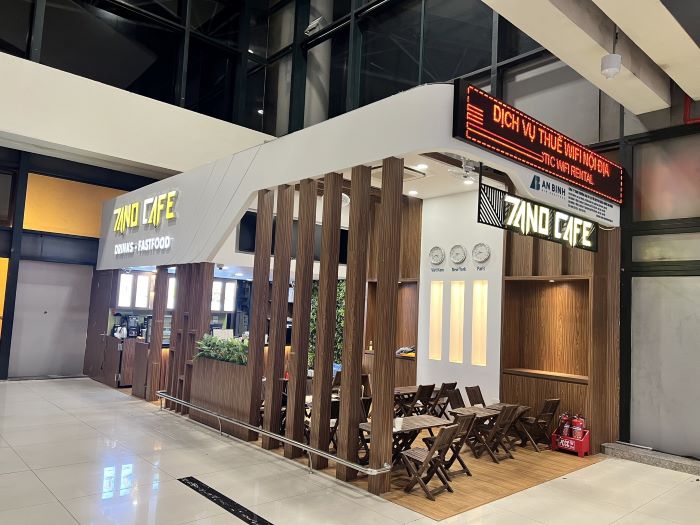 Quán cà phê trong sân bay Nội Bài Tano Cafe rất thuận tiện cho khách hàng ngồi làm việc, đợi chuyến bay