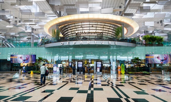 Sân bay Changi khiến du khách cực kì kinh ngạc trước thiết kế hoàng tráng