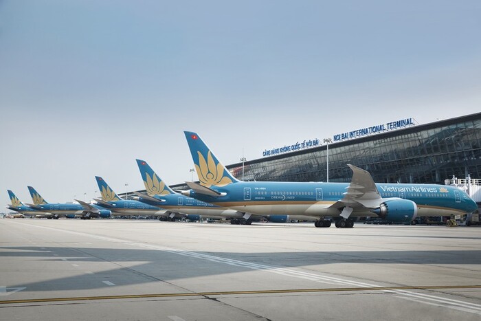 Hành khách có thể lựa chọn vé máy bay đến Jakarta từ Hà Nội hạng phổ thông Vietnam Airlines hoặc các hãng quốc tế khác