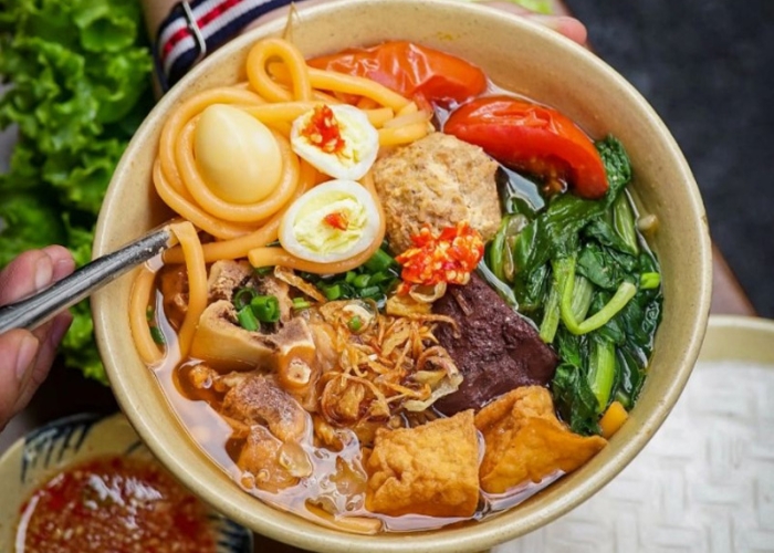 Bún đỏ là món ăn đặc trưng không thể thiếu khi nhắc đến ẩm thực Buôn Ma Thuột