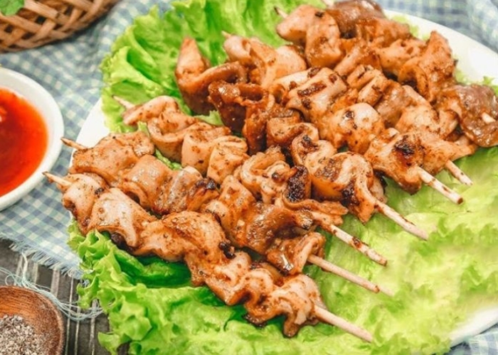 Lòng nướng hẻm 233 là địa điểm lý tưởng cho những buổi tối nhâm nhi