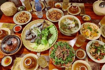 Điểm danh những quán ăn ngon gần sân bay Phù Cát làm du khách mê mệt