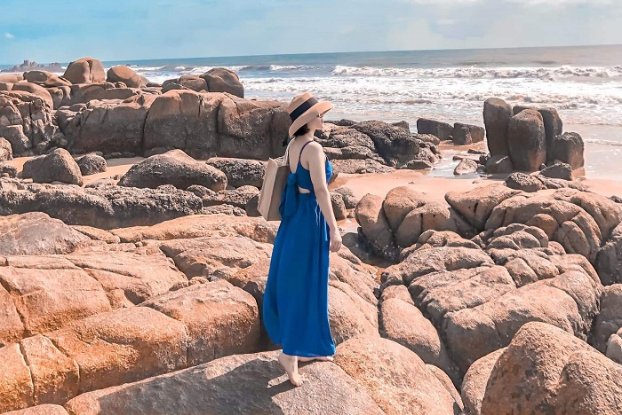 Biển Long Hải là điểm du lịch gần sân bay Long Thành sở hữu vẻ hoang sơ, mộc mạc - Ảnh: Vie Limo