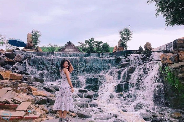 Thác Đá Hàn là khu du lịch sinh thái lý tưởng mang tới không gian yên bình và thanh mát - Ảnh: Thu Duc Travel 