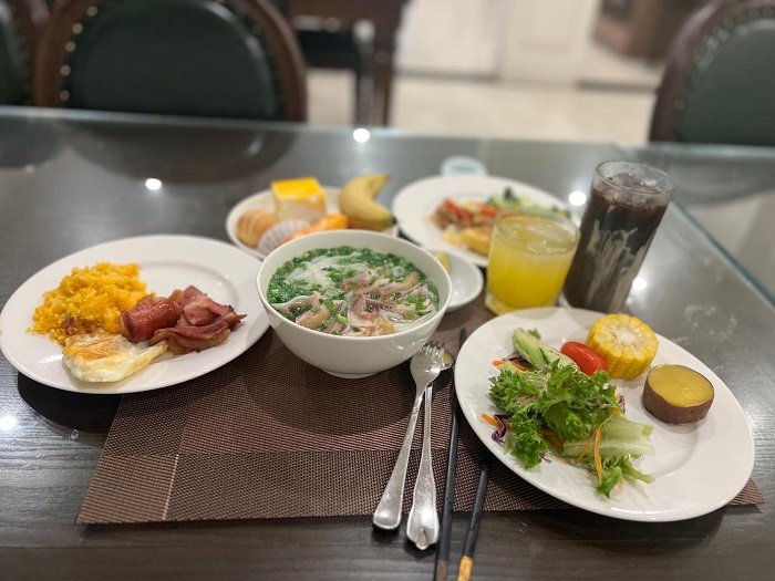 Paragon Nội Bài Hotel & Pool có nhà hàng phục vụ các món Âu - Á và đặc sản Việt - Ảnh: Internet