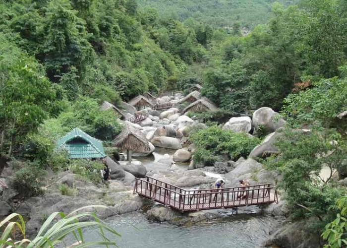 Khu du lịch Ngầm Đôi 