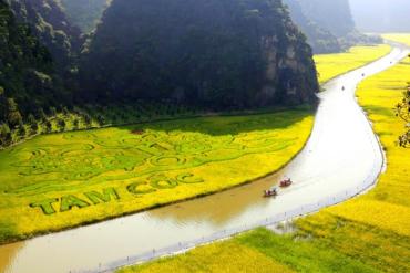Đắm mình vào thiên nhiên kỳ vĩ trong tour du lịch hàng không Ninh Bình