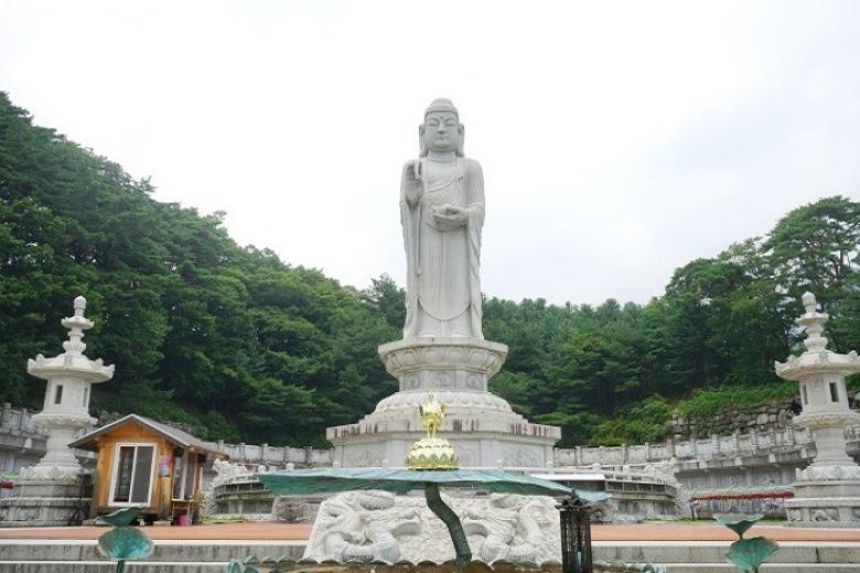 Đền Donghwasa
