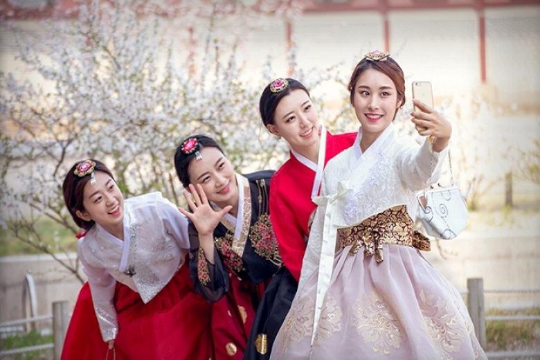 Trải nghiệm mặc hanbok truyền thống