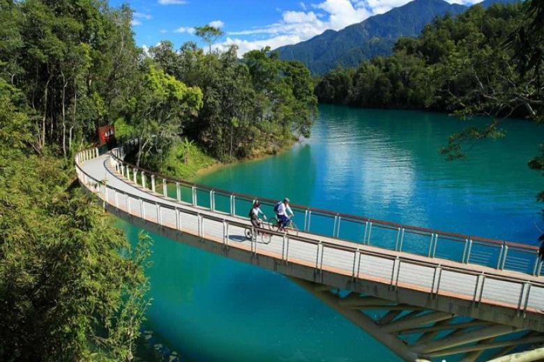 Hồ Nhật Nguyệt