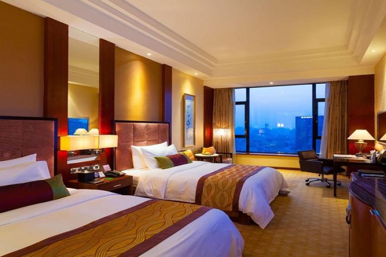 Celebrity City Hotel