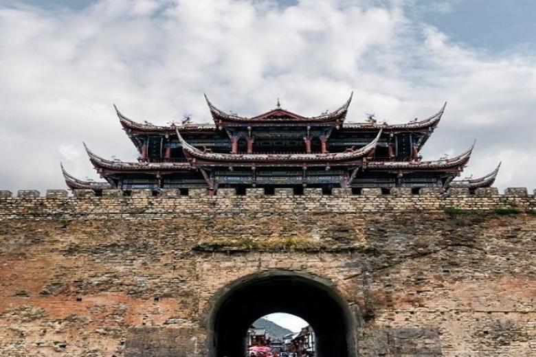 Thành cổ Tùng Phan