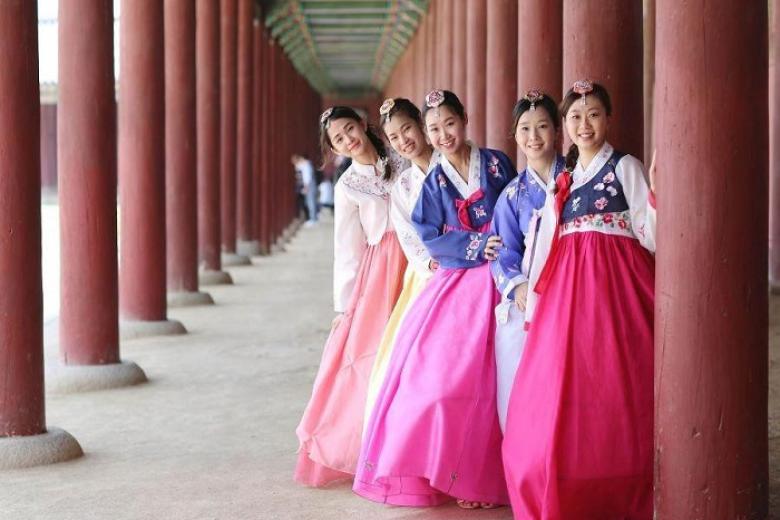 Mặc Hanbok