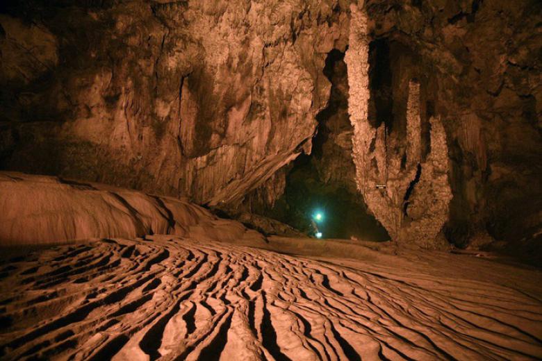 Động Ngườm Ngao