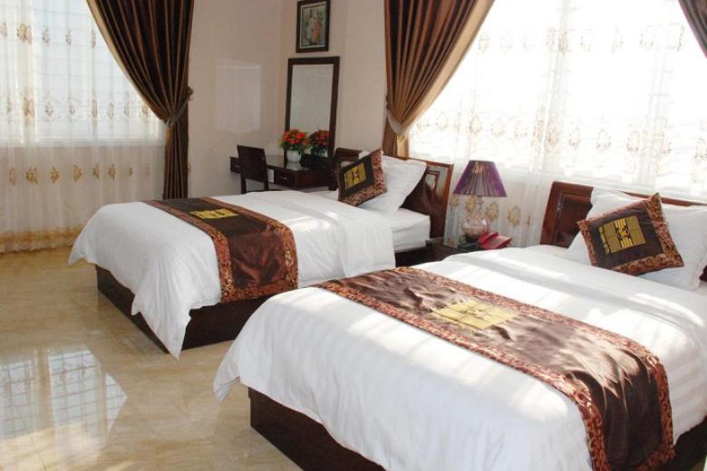 Khách sạn tiêu chuẩn