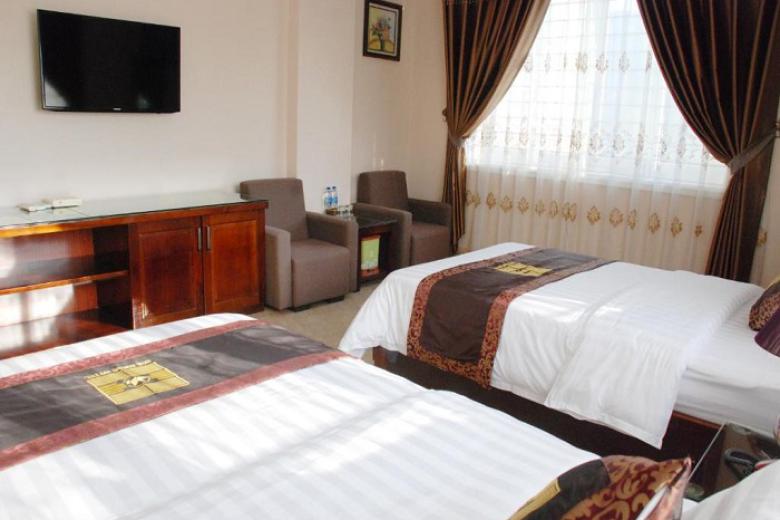 Khách sạn tiêu chuẩn