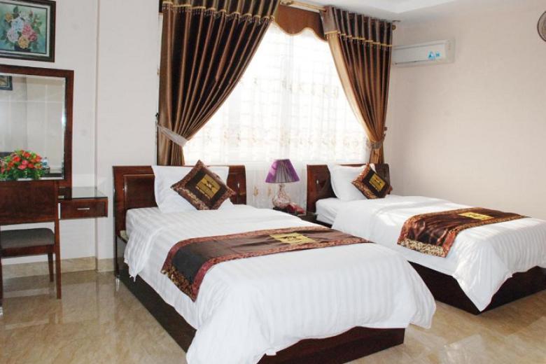 Khách sạn tiêu chuẩn