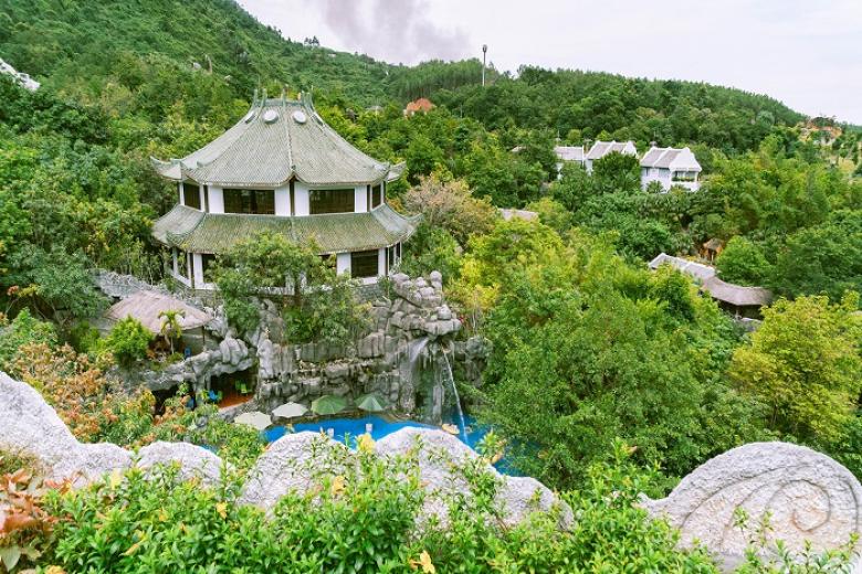 Công viên Suối Khoáng Núi Thần Tài