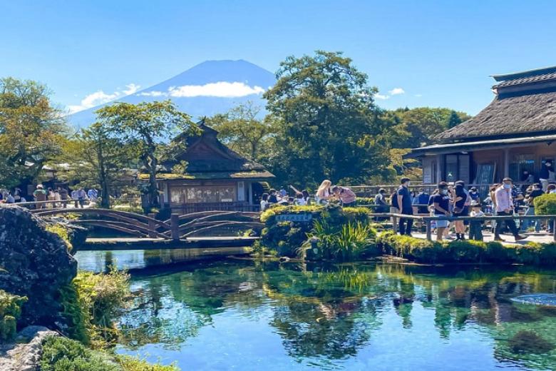 Làng cổ Oshino Hakkai