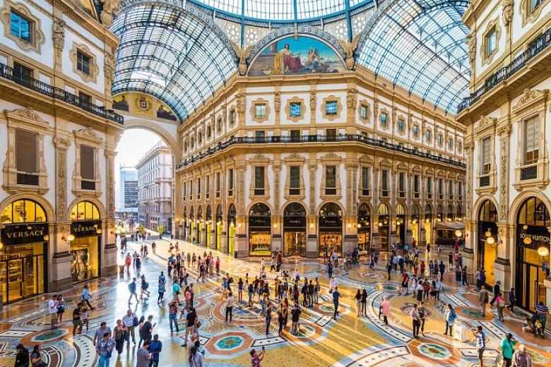 Tự do tham quan mua sắm tại Gallaria Vittorio Emmanuele II