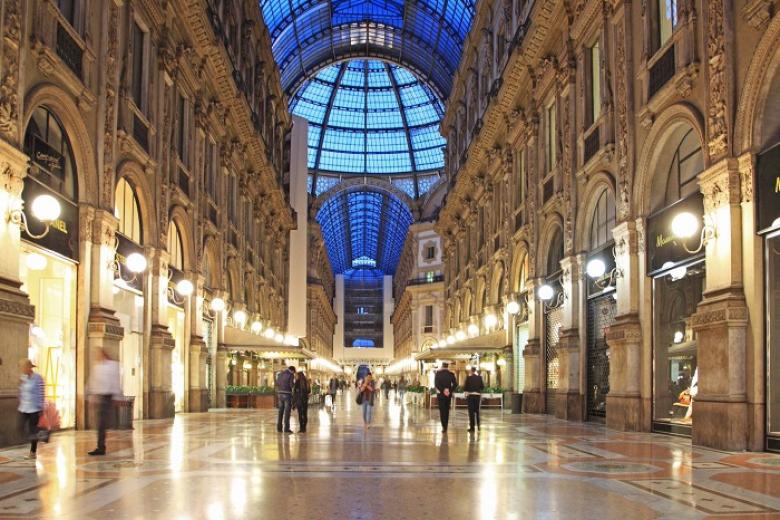 Tự do tham quan mua sắm tại Gallaria Vittorio Emmanuele II