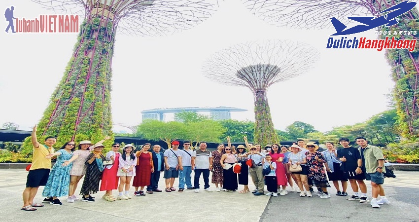 Du khách trải nghiệm tour Singapore - Malaysia