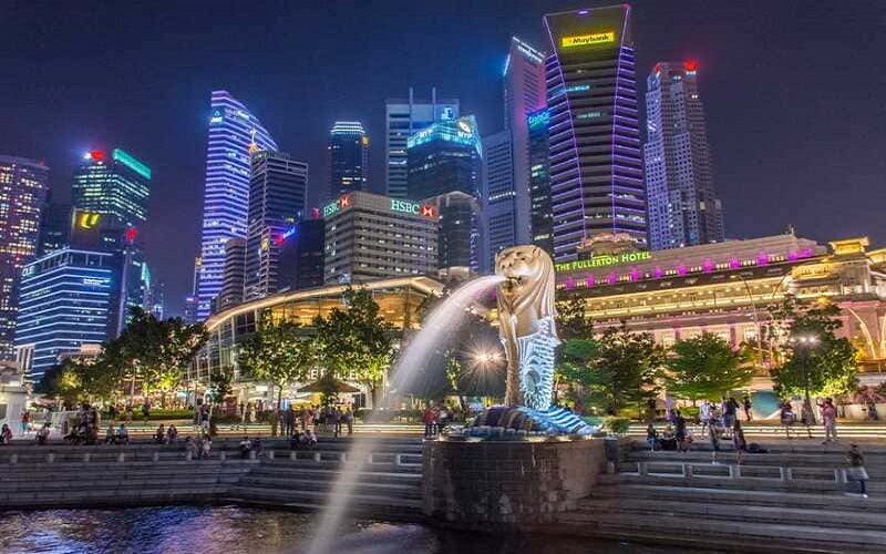 Công viên Sư Tử Merlion Park là biểu tượng du lịch nổi tiếng hàng đầu của đảo quốc sư tử