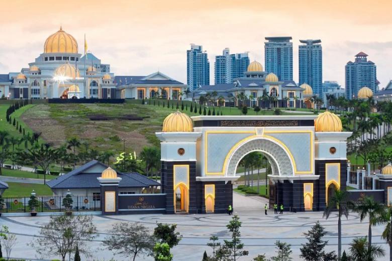 Cung điện Hoàng Gia